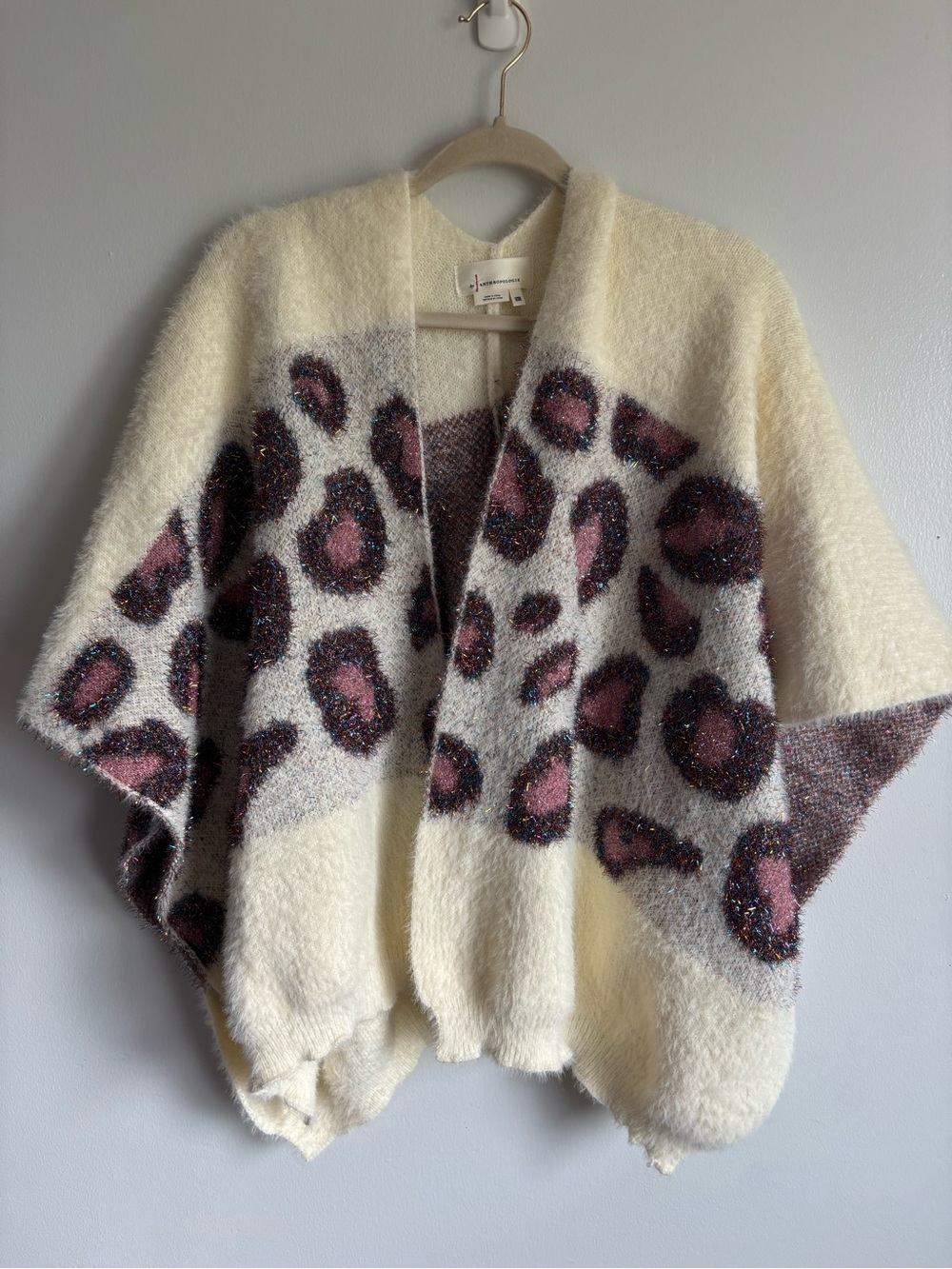 Anthropologie Fuzzy shimmer metallic leopard print shall one size - Picture 2 of 7